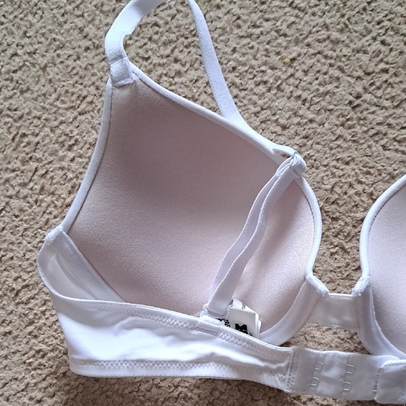 Victoria's Secret White Underwire T-Shirt Bra - Picture 7 of 8